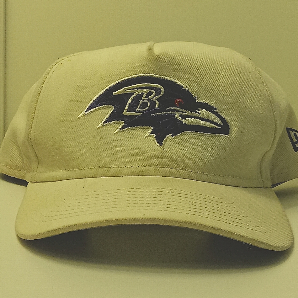 New Era Baltimore Raven Snap Back (A-Frame) - Cream with Chrome Color Dim